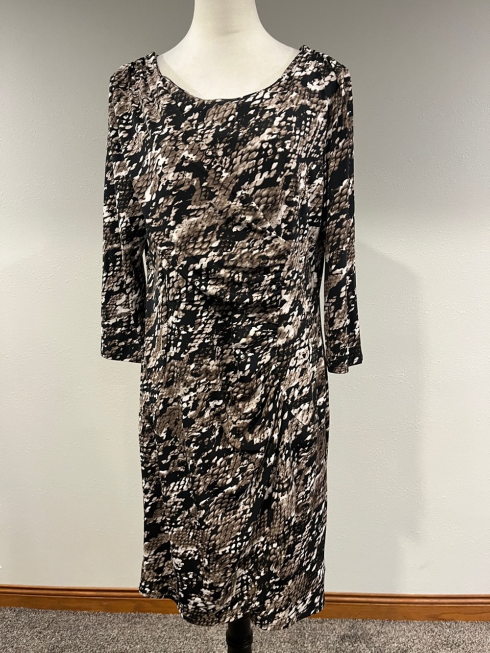 Dana Buchman Snake print‎ long sleeve dress size large